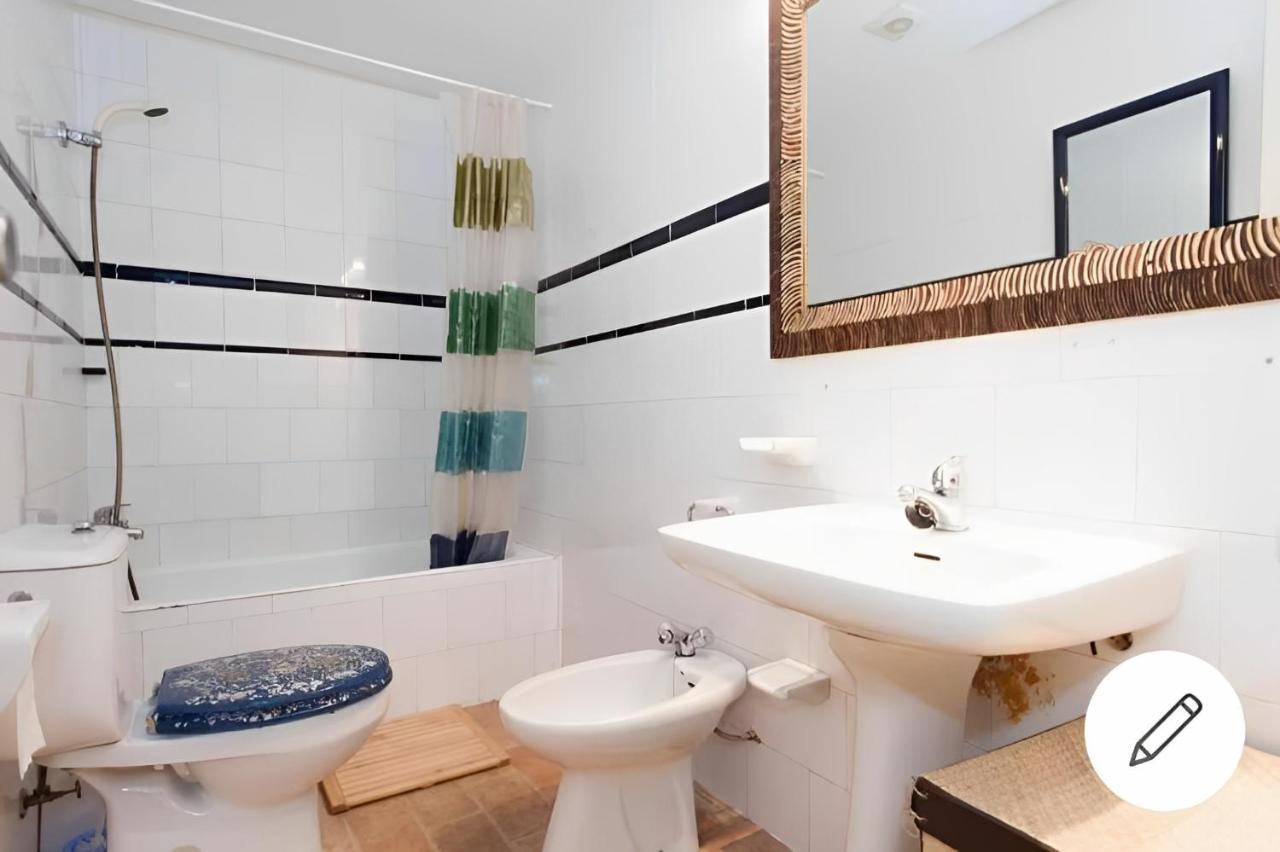Exclusive With Stunning Patio In The Center Apartment *